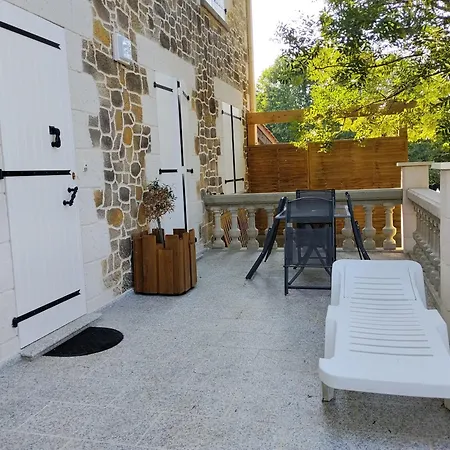 101 Barbe Apartment Cazaubon
