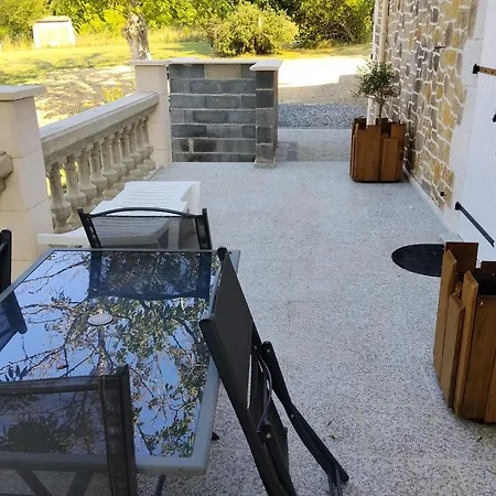 101 Barbe Apartment Cazaubon